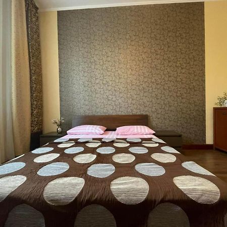 Крехівська 5,Апартаменти В Центрі, Дві Спальні Lviv Eksteriør billede