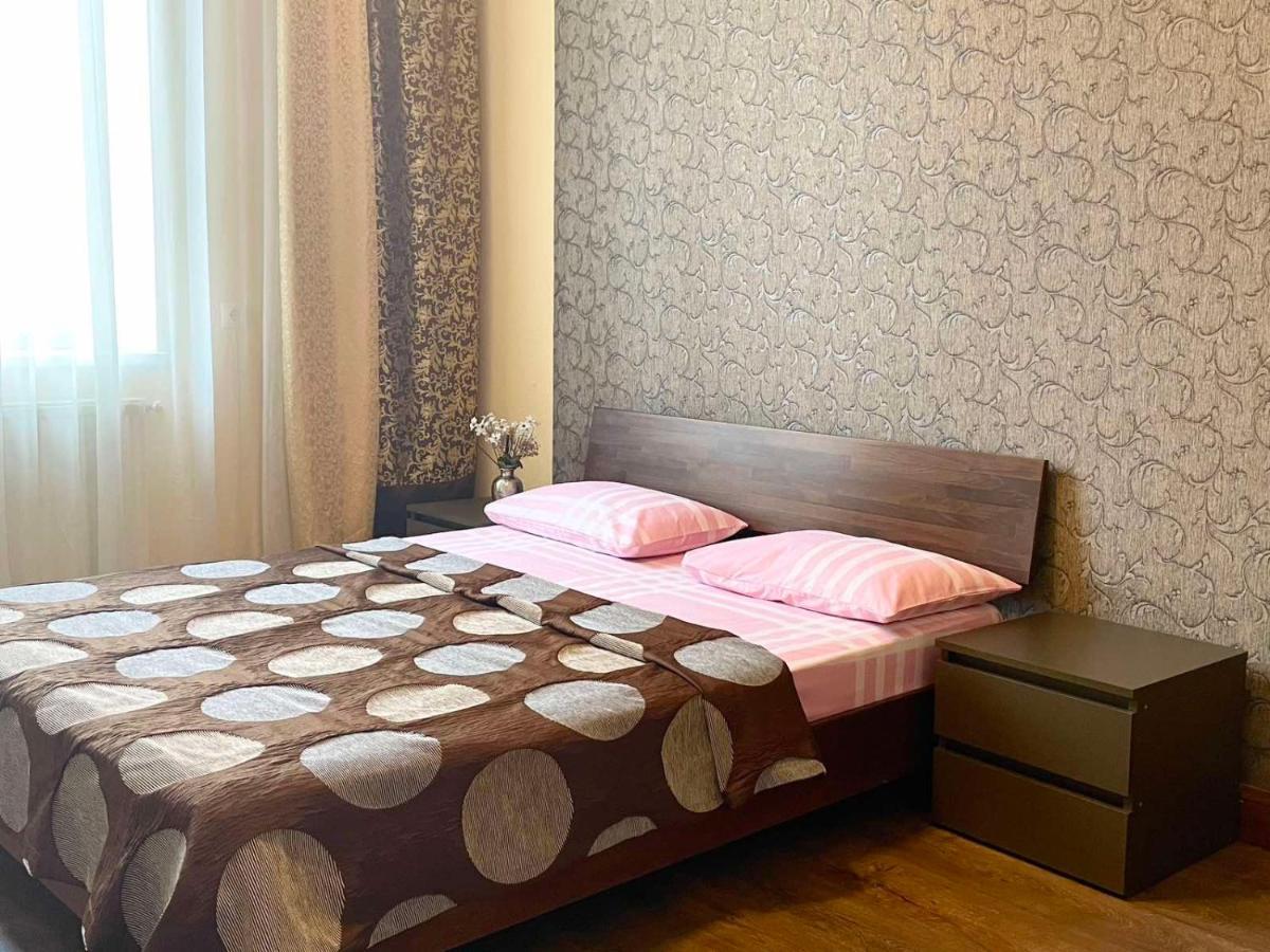 Крехівська 5,Апартаменти В Центрі, Дві Спальні Lviv Eksteriør billede